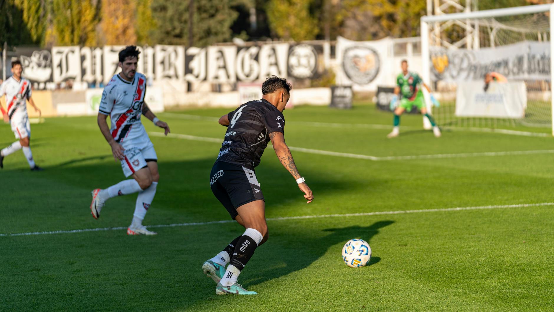Joueur de football en action
